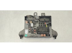 Recambio de caja reles / fusibles para opel insignia berlina 2.0cdti 130 fap referencia OEM IAM 13277318  