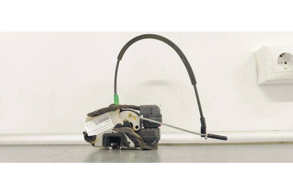 Recambio de cerradura puerta trasera derecha para opel insignia berlina 2.0cdti 130 fap referencia OEM IAM 3023880  