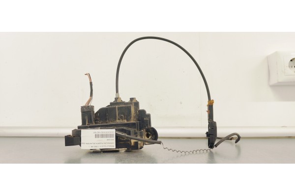 Recambio de cerradura puerta delantera izquierda para renault clio iii 1.5dci 85 referencia OEM IAM 300123E  