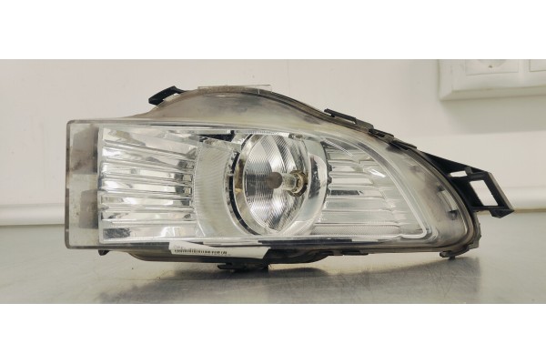 Recambio de faro antiniebla izquierdo para opel insignia berlina 2.0cdti 130 fap referencia OEM IAM 13226828  