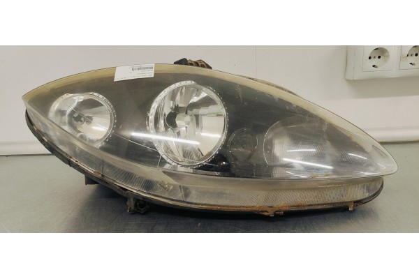Recambio de faro derecho para seat leon (1p1) sport referencia OEM IAM 5P2941006D  