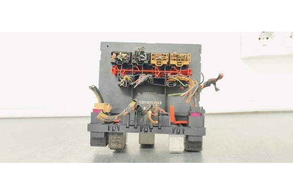 Recambio de caja reles / fusibles para seat leon (1p1) 1.9 tdi referencia OEM IAM 3C0937049AE  