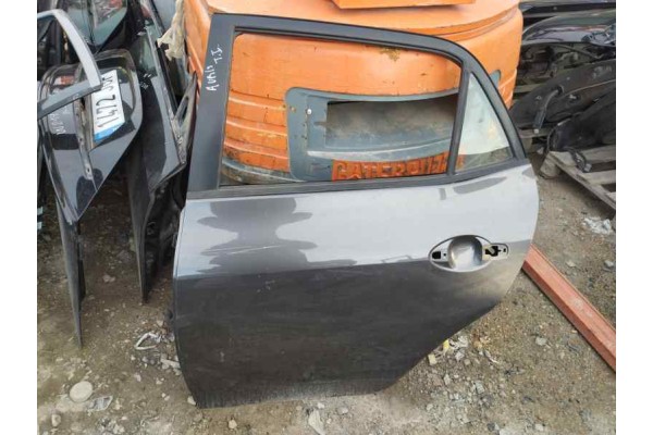 Recambio de puerta trasera izquierda para toyota auris 1.4d4d 90 fap referencia OEM IAM   