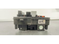 Recambio de caja reles / fusibles para opel insignia berlina 2.0cdti 130 fap referencia OEM IAM 13275881  