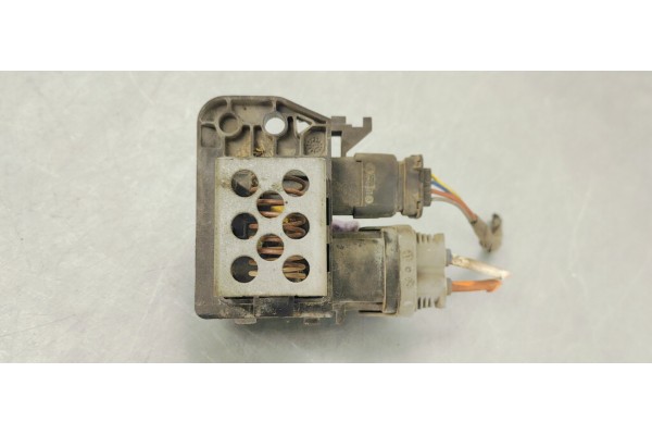 Recambio de resistencia calefaccion para peugeot 5008 1.6 hdi 115 fap referencia OEM IAM 9673999880  