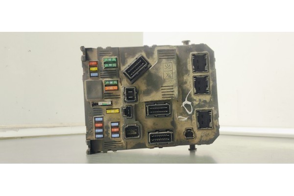 Recambio de caja reles / fusibles para citroen c3 1.4 hdi exclusive referencia OEM IAM 9653667380  