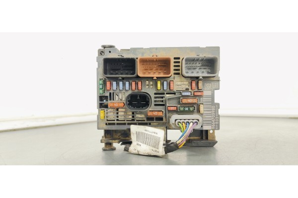 Recambio de caja reles / fusibles para peugeot 407 st sport referencia OEM IAM 9664705980  