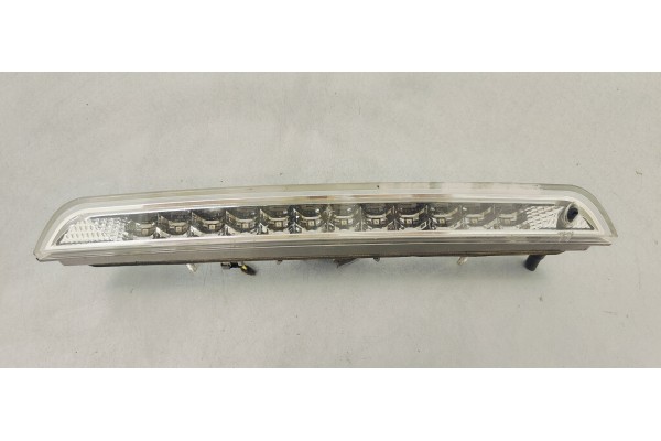 Recambio de luz central de freno para peugeot 308 1.6hdi 92 fap referencia OEM IAM 9688016380  