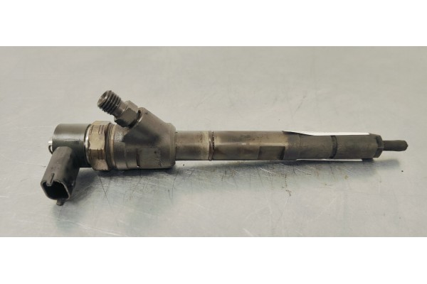 Recambio de inyector para kia sorento 2.5 crdi ex referencia OEM IAM 0445110275  