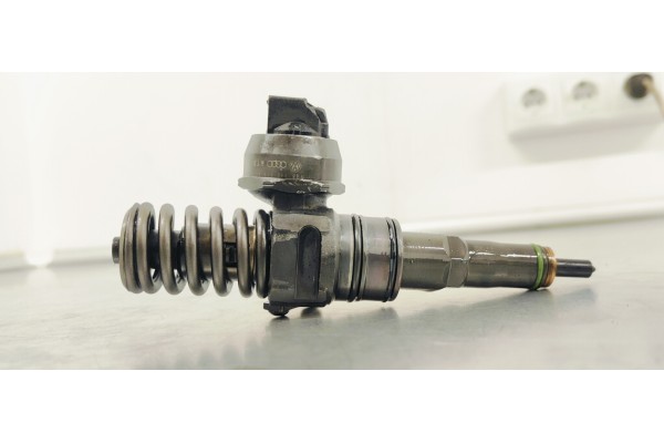 Recambio de inyector para seat leon (1p1) 1.9 tdi referencia OEM IAM 038130073AG  