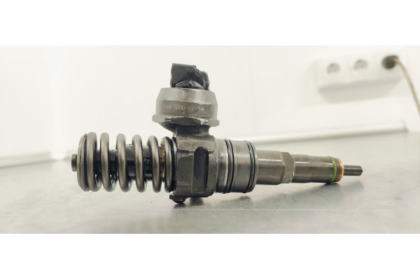 Recambio de inyector para seat leon (1p1) 1.9 tdi referencia OEM IAM 038130073AG  