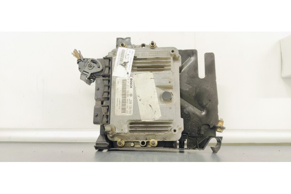 Recambio de centralita motor uce para renault scenic ii emotion referencia OEM IAM 0281013366  