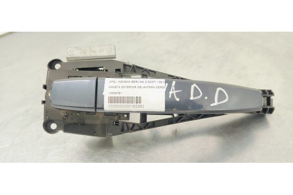 Recambio de maneta exterior delantera derecha para opel insignia berlina 2.0cdti 130 fap referencia OEM IAM 13305781  