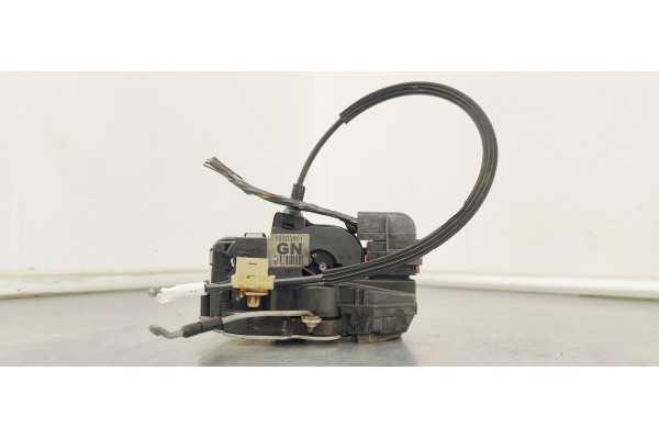 Recambio de cerradura puerta delantera izquierda para opel insignia berlina 2.0cdti 130 fap referencia OEM IAM 13503801  