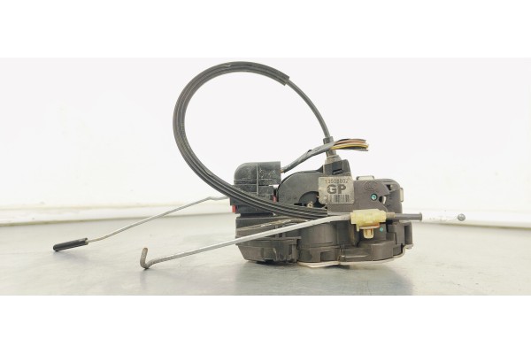 Recambio de cerradura puerta delantera derecha para opel insignia berlina 2.0cdti 130 fap referencia OEM IAM 13503802  