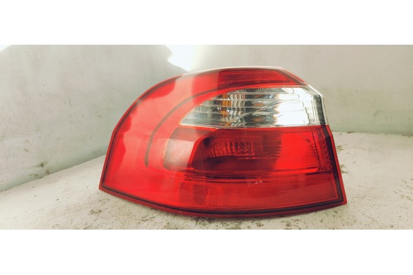 Recambio de piloto trasero izquierdo para kia rio (yb) 1.2i 85 referencia OEM IAM 924011W2  