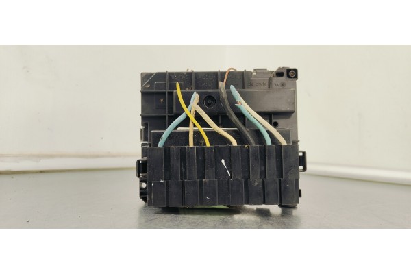Recambio de caja reles / fusibles para citroen c5 berlina millenium referencia OEM IAM 9667044980  