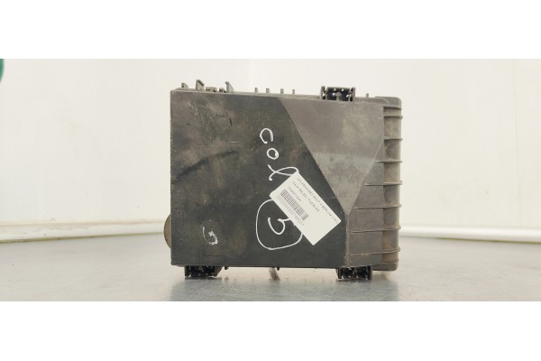 Recambio de caja reles / fusibles para volkswagen golf v berlina (1k1) highline 4motion referencia OEM IAM 1K0937124H  