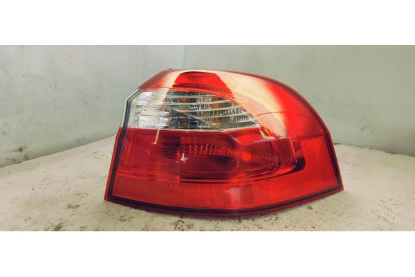 Recambio de piloto trasero derecho para kia rio (yb) 1.2i 85 referencia OEM IAM 924021W2  