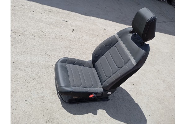 Recambio de asiento delantero derecho para citroen c4 berlina 1.5 hdi 130 fap referencia OEM IAM   
