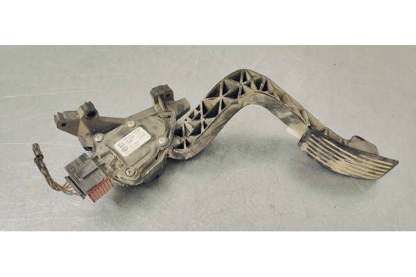 Recambio de pedal acelerador para fiat doblo ii (152) 1.6jtd 95 fap referencia OEM IAM 52013955  