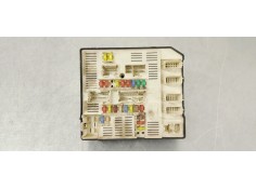 CAJA RELES / FUSIBLES 284B60008R 