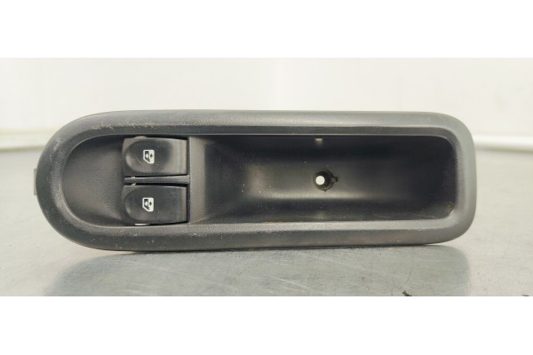 Recambio de mando elevalunas delantero izquierdo para renault clio iii 1.5dci 85 referencia OEM IAM 8200356513  