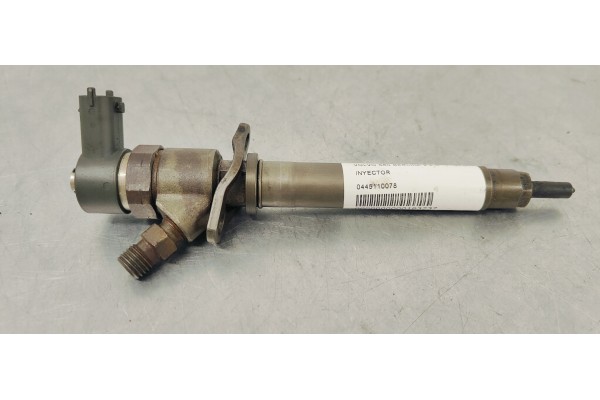 Recambio de inyector para volvo s60 berlina 2.4 d referencia OEM IAM 0445110078  