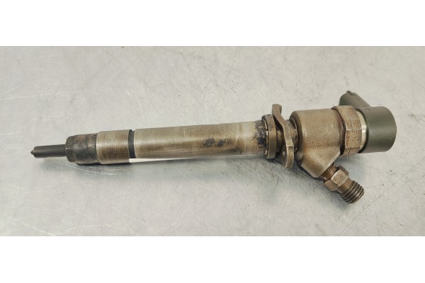 Recambio de inyector para volvo s60 berlina 2.4 d referencia OEM IAM 0445110078  