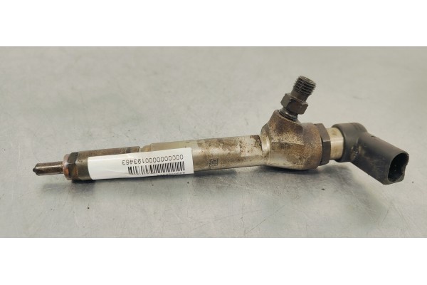 Recambio de inyector para renault scenic ii 1.5dci 105 referencia OEM IAM 8200380253  