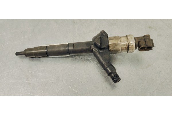 Recambio de inyector para nissan primera berlina (p12) referencia OEM IAM 16600AU600  