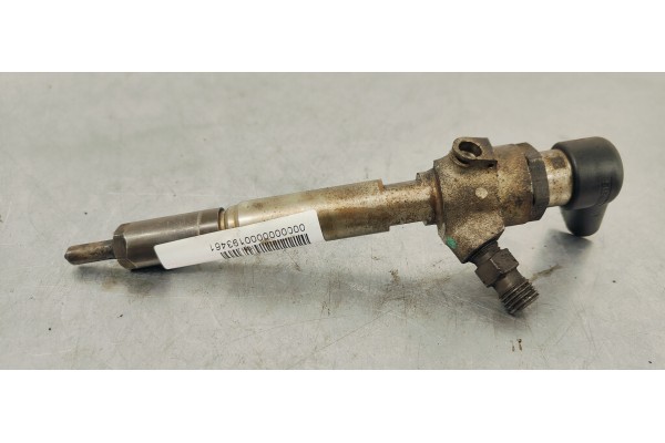 Recambio de inyector para renault scenic ii 1.5dci 105 referencia OEM IAM 8200380253  