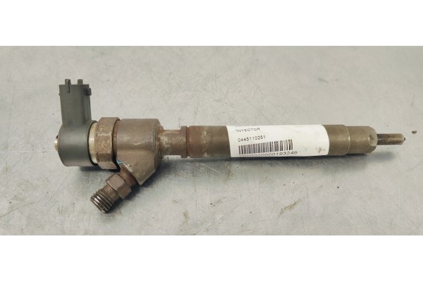 Recambio de inyector para volvo s60 berlina 2.4 d referencia OEM IAM 0445110251  