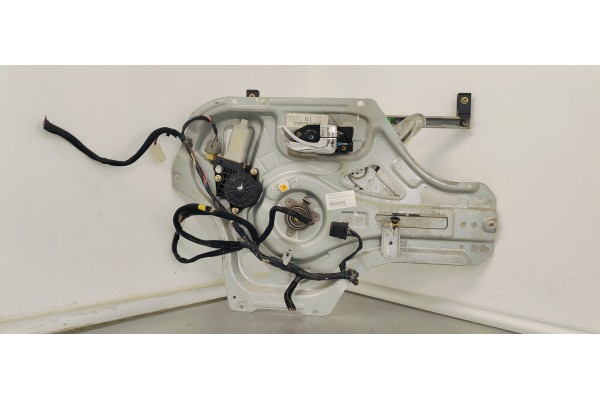 Recambio de elevalunas delantero derecho para kia opirus referencia OEM IAM 824803F010  