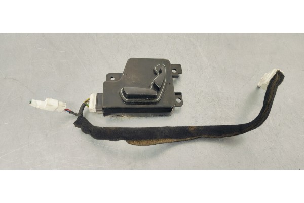 Recambio de modulo electronico para kia opirus referencia OEM IAM 889913F002  