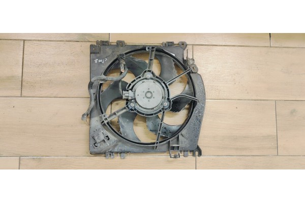 Recambio de electroventilador para renault clio iii 1.5dci 85 referencia OEM IAM 8200966248  