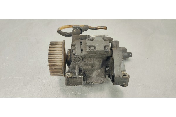 Recambio de bomba inyeccion para renault scenic ii 1.5dci 105 referencia OEM IAM 8200430599  