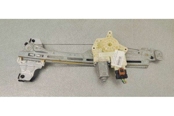 Recambio de elevalunas trasero izquierdo para peugeot 308 1.6hdi 92 fap referencia OEM IAM 9677737380  