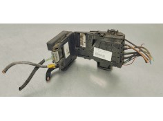 Recambio de caja reles / fusibles para peugeot 5008 1.6 hdi 115 fap referencia OEM IAM 9666527580  