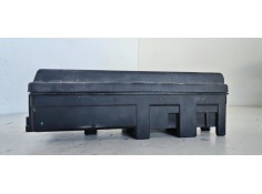 Recambio de caja reles / fusibles para opel vectra c berlina club referencia OEM IAM 131129118  
