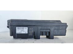 Recambio de caja reles / fusibles para opel vectra c berlina club referencia OEM IAM 131129118  
