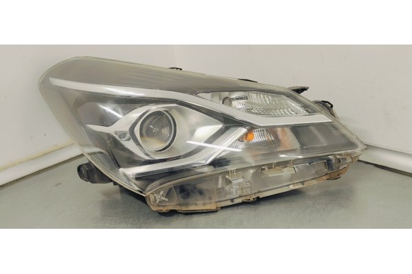 Recambio de faro derecho para toyota yaris 1.5 i 112 referencia OEM IAM   