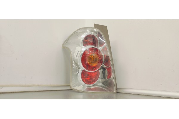 Recambio de piloto trasero izquierdo para toyota corolla verso (e12) 2.0d4d 115 referencia OEM IAM   