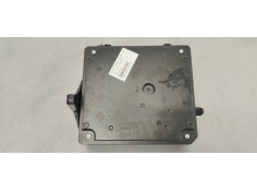 Recambio de caja reles / fusibles para renault megane iii coupe 1.5 dci 110 fap referencia OEM IAM 284B12041R  
