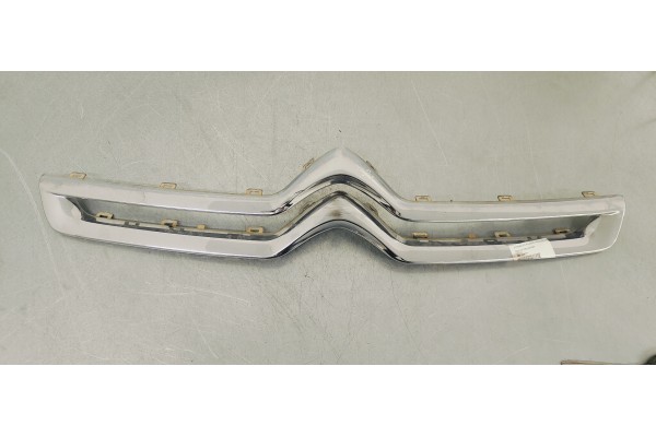 Recambio de rejilla delantera para citroen c3 picasso 1.6 hdi 92 fap referencia OEM IAM 9801809777  