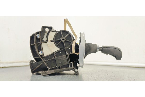 Recambio de palanca cambio para ford grand c-max 2.0 tdci 140 fap referencia OEM IAM AV6P7C453AA  