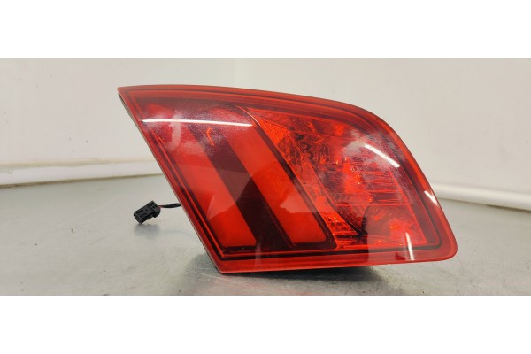 Recambio de piloto trasero izquierdo interior para peugeot 308 1.6hdi 92 fap referencia OEM IAM 9677818380  