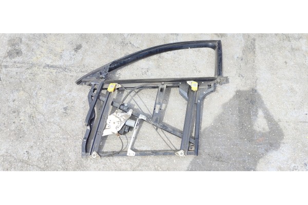 Recambio de elevalunas delantero izquierdo para audi a6 berlina (4b2) 2.5 tdi quattro referencia OEM IAM   