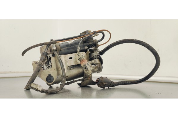 Recambio de bomba suspension para audi a8 (4e2) referencia OEM IAM 4E0616007D  