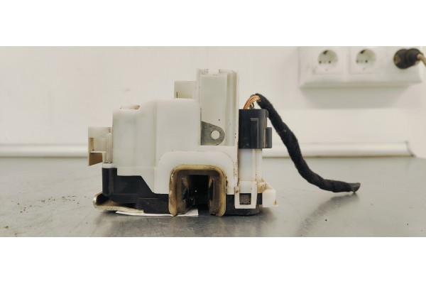 Recambio de cerradura puerta delantera derecha para fiat doblo ii (152) 1.6jtd 95 fap referencia OEM IAM 519750790  